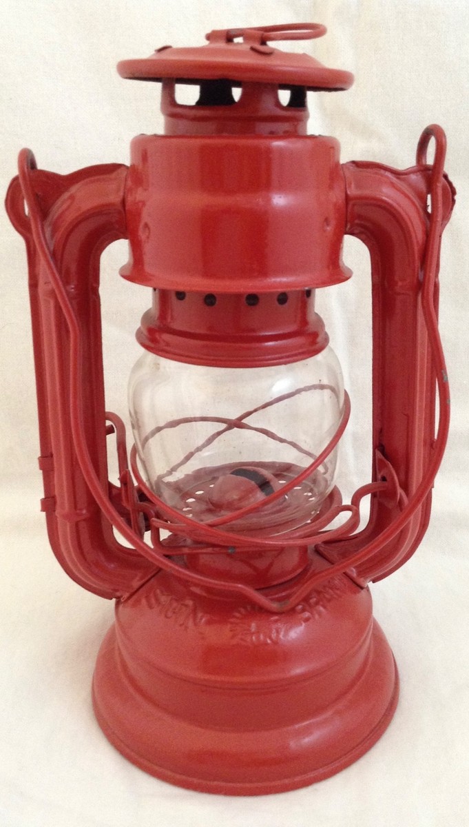 The Old Red Authentic Lantern ゴールド Old Red Lantern | LED Lantern - NEBO