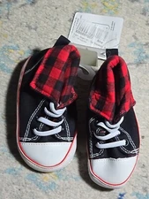 Luvable Friends Checkered Fold Down Cribsters Shoes Baby Boys (Size: L/12-18M)
