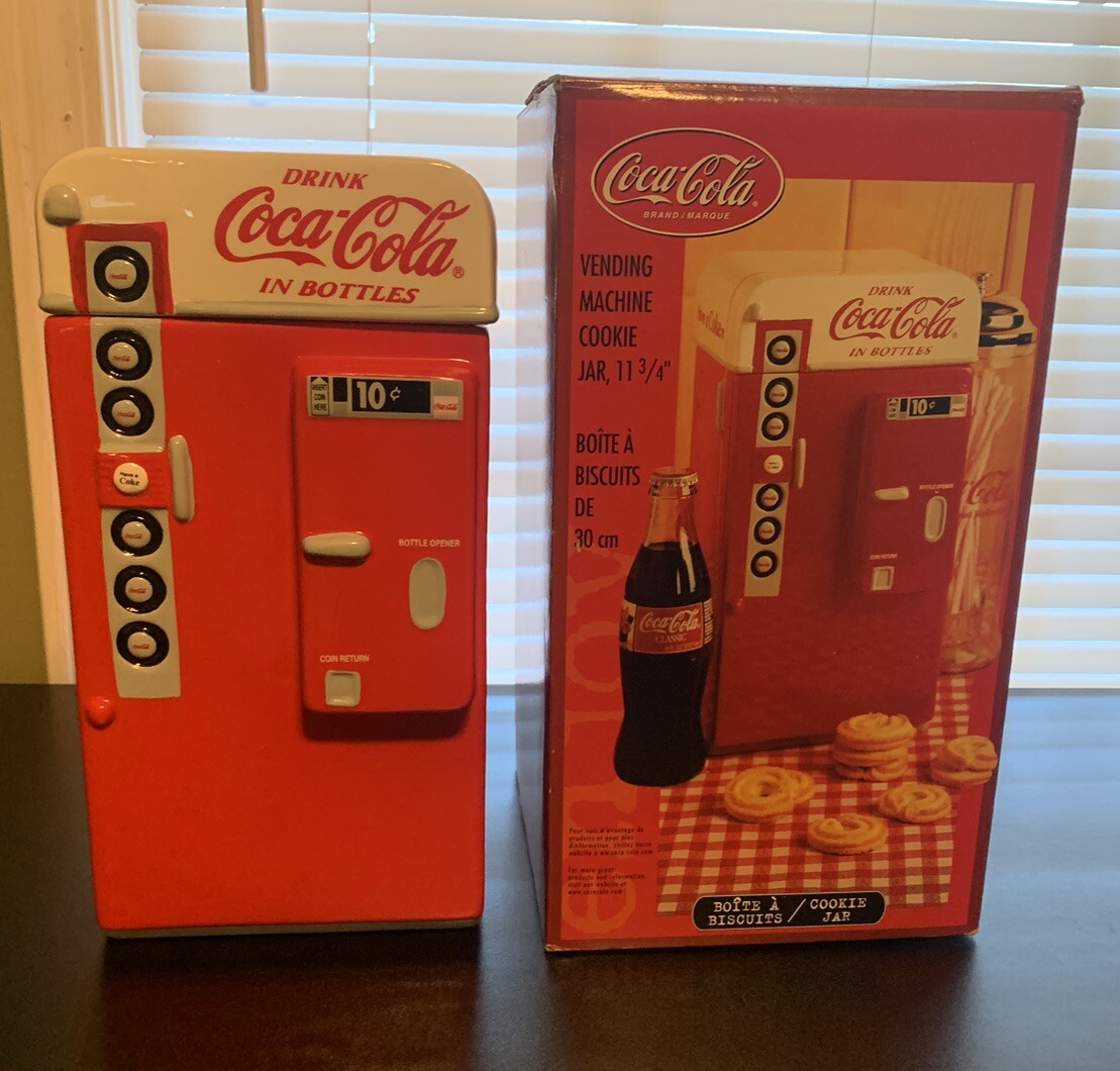 コカ・コーラ 冷蔵庫型クッキージャー Vintage Coca Cola Soda Coke Can Vending Machine Cookie Jar In Box