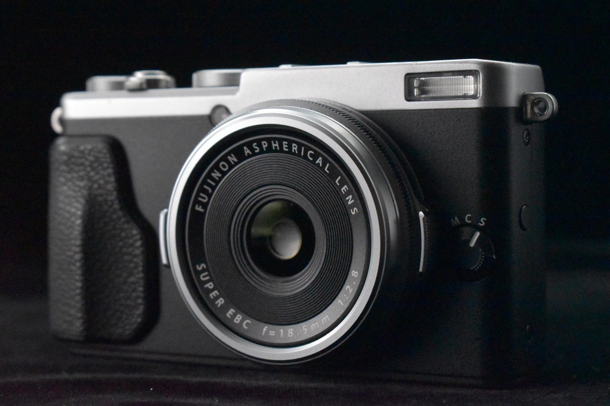 Yr warranty] READ Fujifilm Fuji X70 Compact Digital
