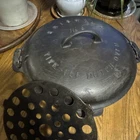 Griswold Cast Iron No 9 Tite-Top Dutch Oven 834 With 2552 A Lid & 207 Trivet