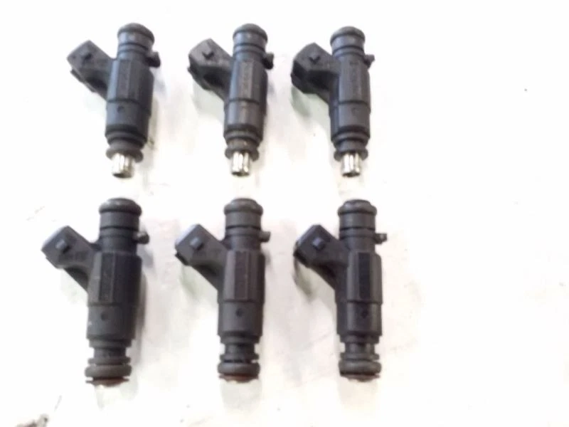 Juego de inyectores de combustible - Cantidad de 6 | Se adapta a Mercedes Benz E320 ML320 CLK320 1998-2005 Foto 2 de 4