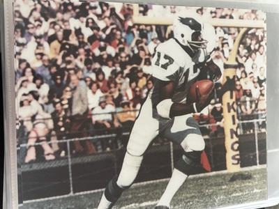 HAROLD CARMICHAEL PHILADELPHIA EAGLES UNSIGNED 8X10 PHOTO #3 HOF 20
