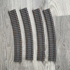 HORNBY R608 CURVED TRACK x 4