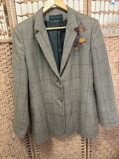 Harve Benard - Benard Haltzman Ladies Tweed Floral Detail Blazer