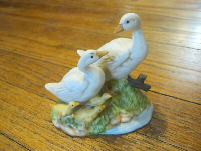 Two White Geese With Chicks Bird Figurine, Homco, Porcelain (005-1)