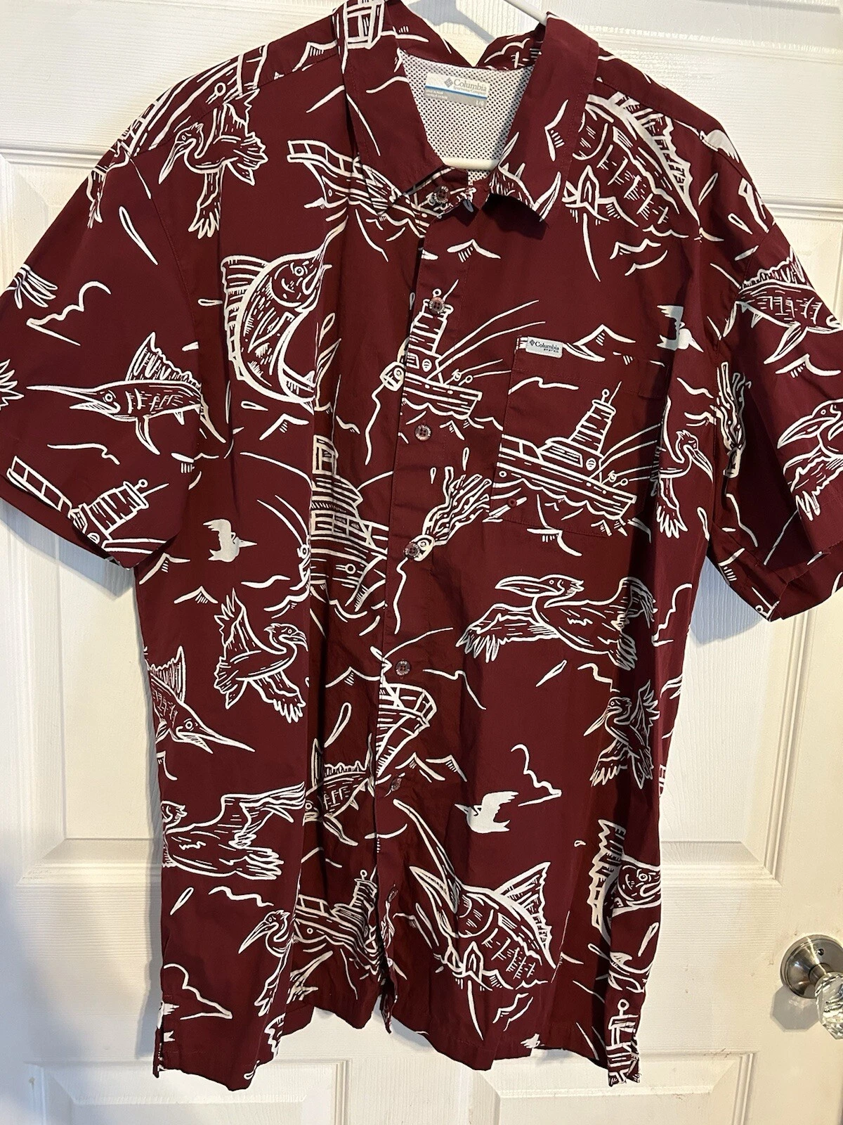 Columbia Size L Men’s Short Sleeve Fishing Shirt Button-Up Red Wine Beige