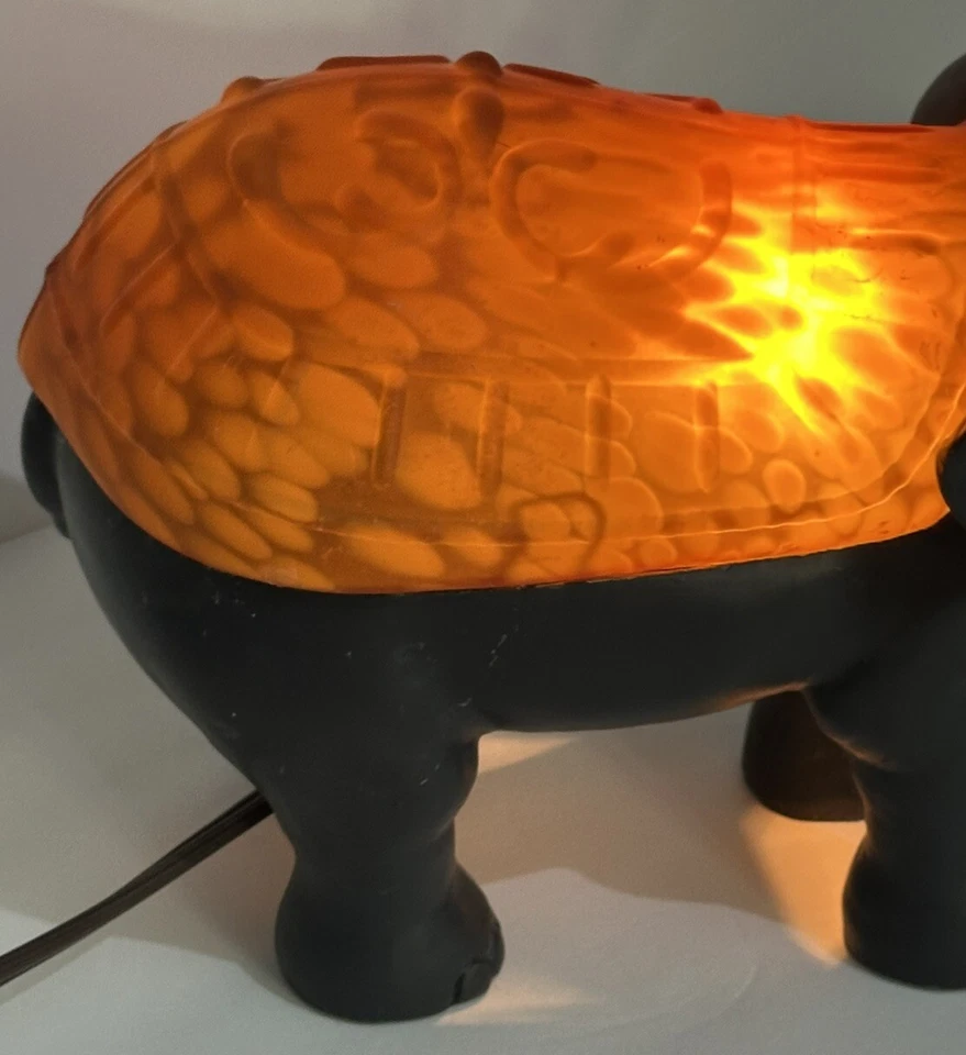 Abajur de mesa vintage Cheyenne elefante luz/safári noturno vidro âmbar BOM VEJA!! - Imagem 4 de 4
