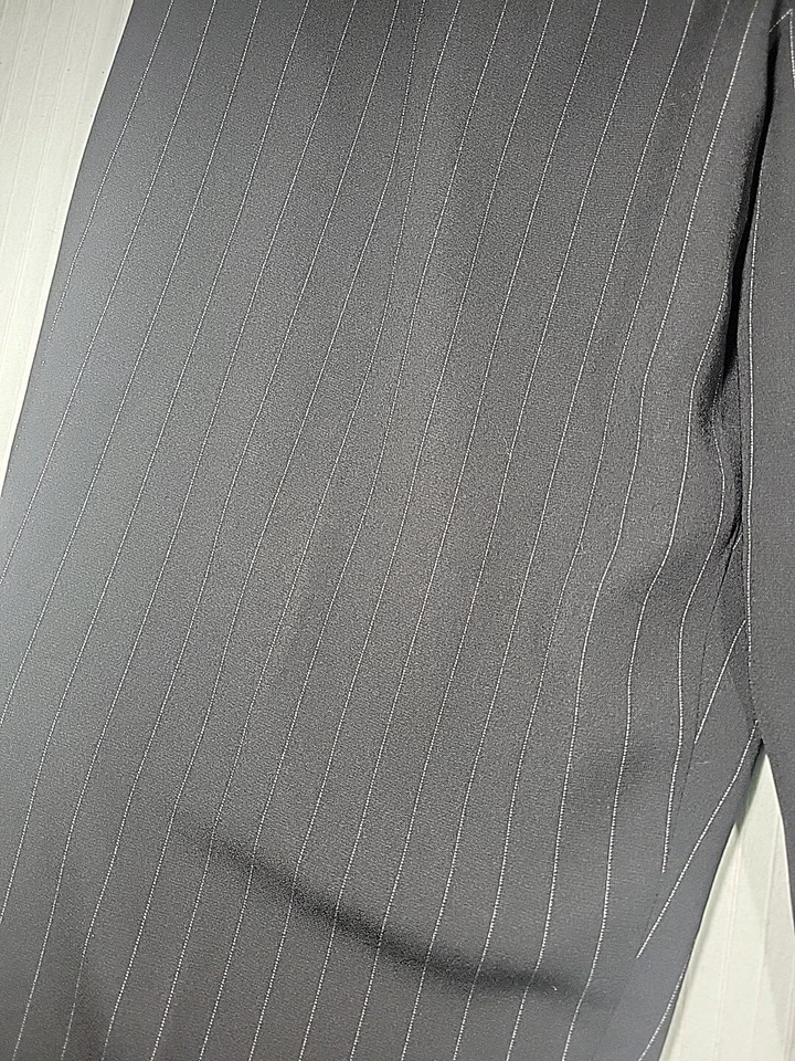 Traje Cynthia Taylor 1X para mujer negro a rayas 2 piezas Foto 3 de 4