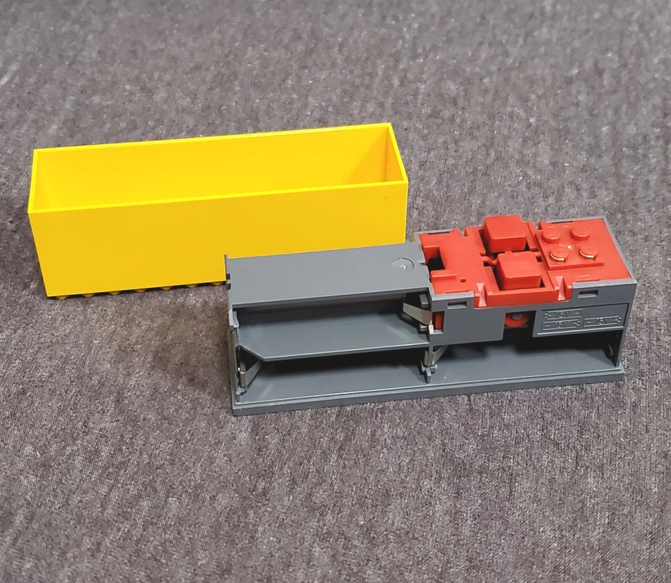 Lego Technic vintage YELLOW BATTERY BOX - 9v 4x14x4 - working - train - 2847 - Изображение 3 из 4