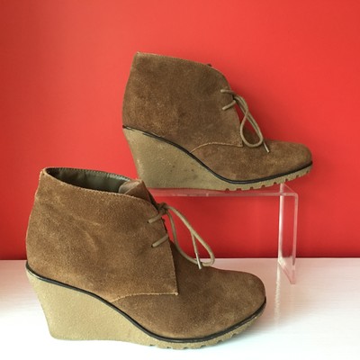 clarks camel boots
