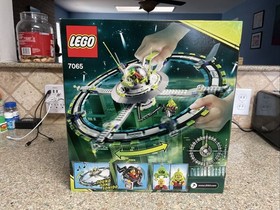 LEGO Space: Alien Mothership (7065) new sealed damage to box