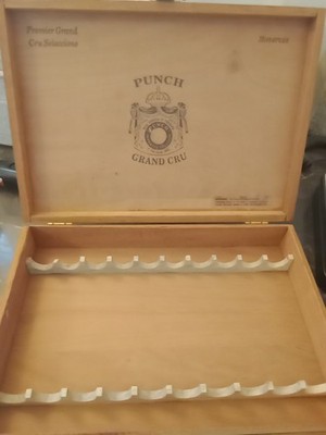 Punch Grand Cru Monarcas Cigar Box Hand Made in Spanish Honduras Box Only Scratc