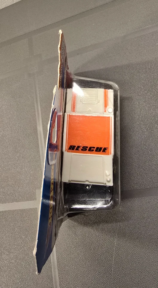 Hot wheels 2016 #218/250 HUMVEE - White with orange trim. NIB , HW Showdown - Image 3 of 4