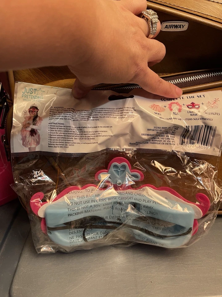 Just Pretending Dress Up Fun Girls Light Up Masquerade Mask - Image 4 of 4