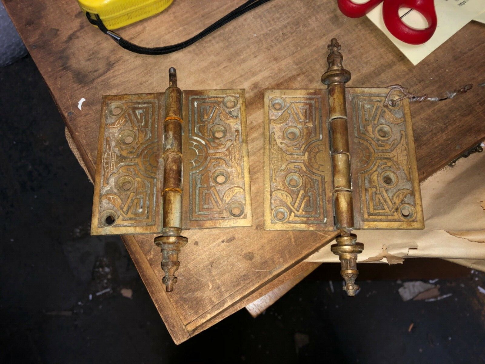 Vintage Pair fancy ornate Russell & Erwin door hinges 4” unique stamp Goede deals