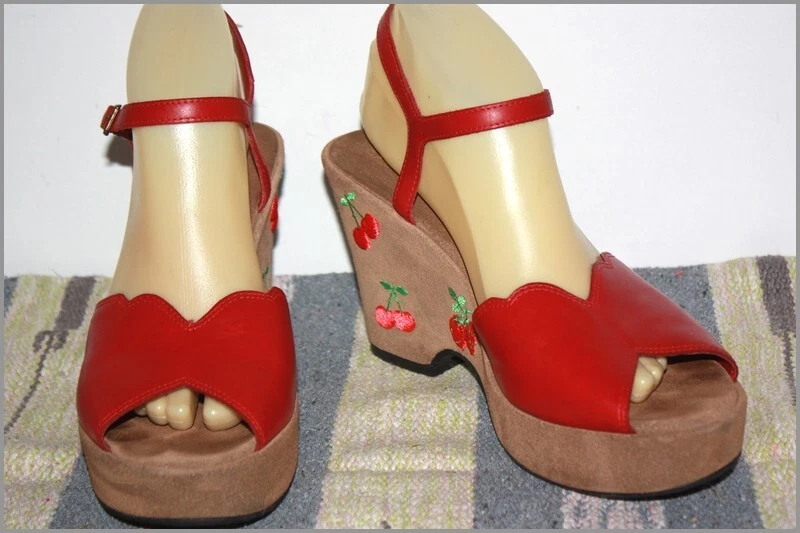 SAN MARINA Sandales Compensées Cuir Rouge Motifs Cerises Fraises T 39 TBE - Photo 2/4