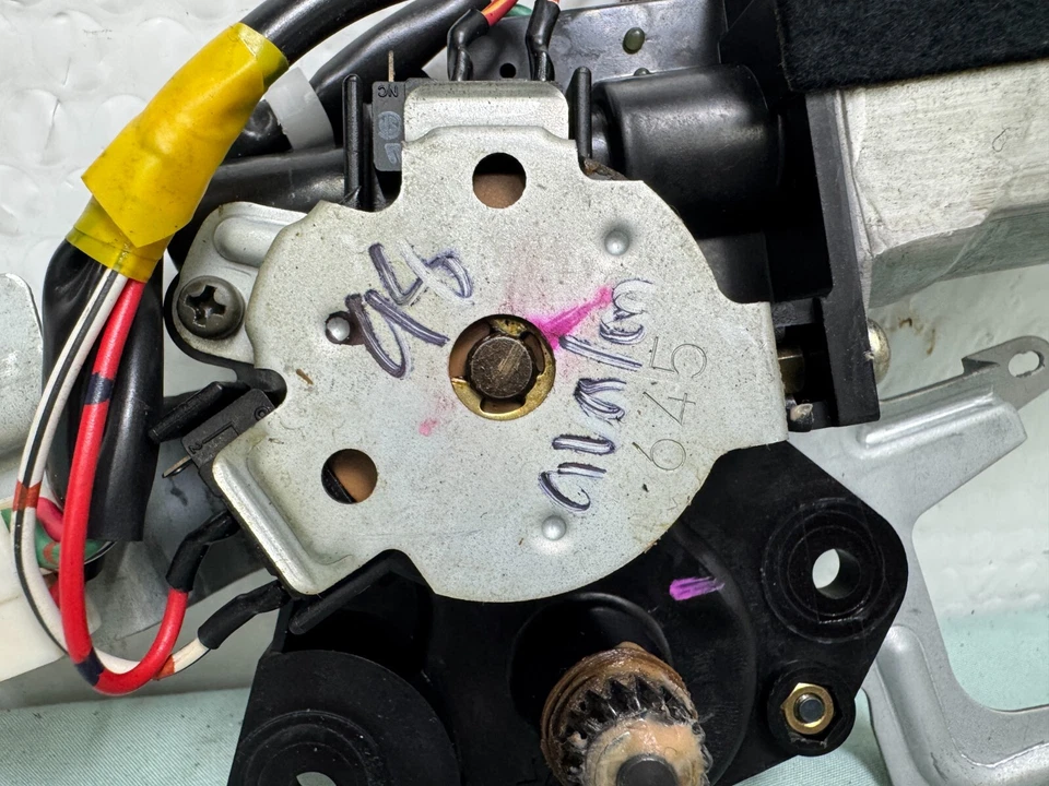 1998-1999 Toyota Avalon Sunroof Sliding Sun Roof Motor 85730-41010 - Image 2 of 4