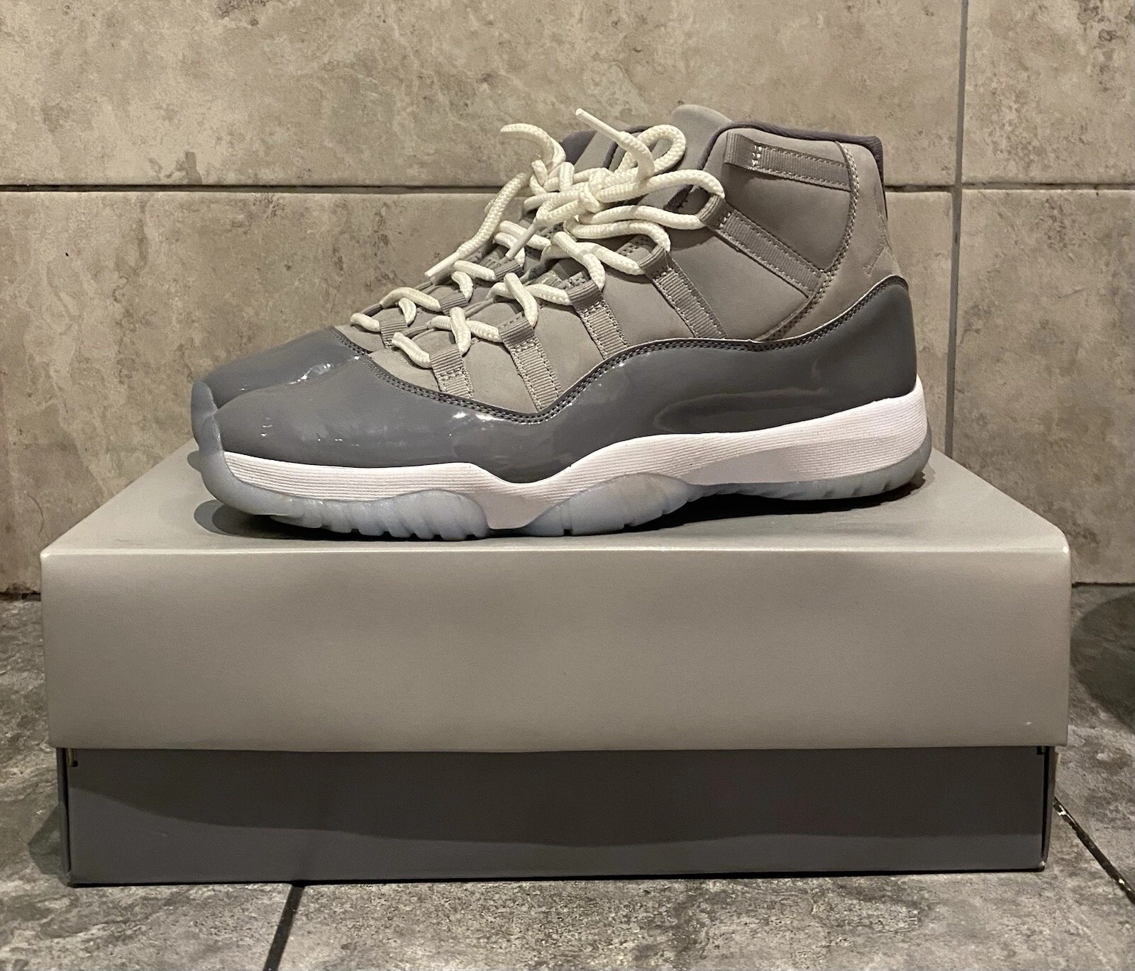 Taglia 10 Jordan 11 Retro High Cool Grigio
