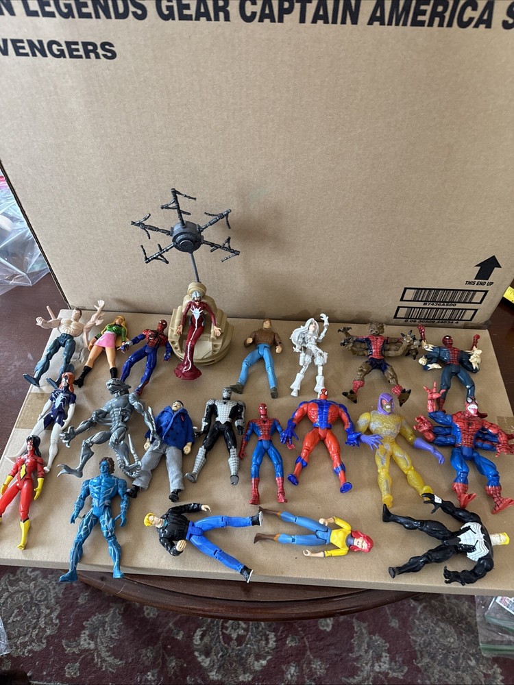 Huge Lot 21 Figures Spider-Man ToyBiz  Marvel Legends