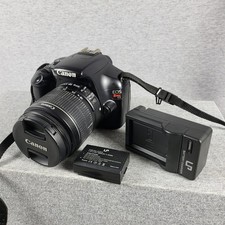 Canon EOS Rebel T3 DSLR Camera w 18-55mm f/3.5-5.6 IS II lens Battery Charger