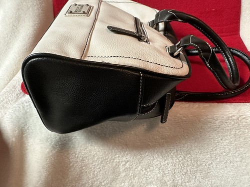 Kenneth Cole Reaction Lrg Travel Toiletry Makeup Bag (Black & White) - Picture 5 of 15