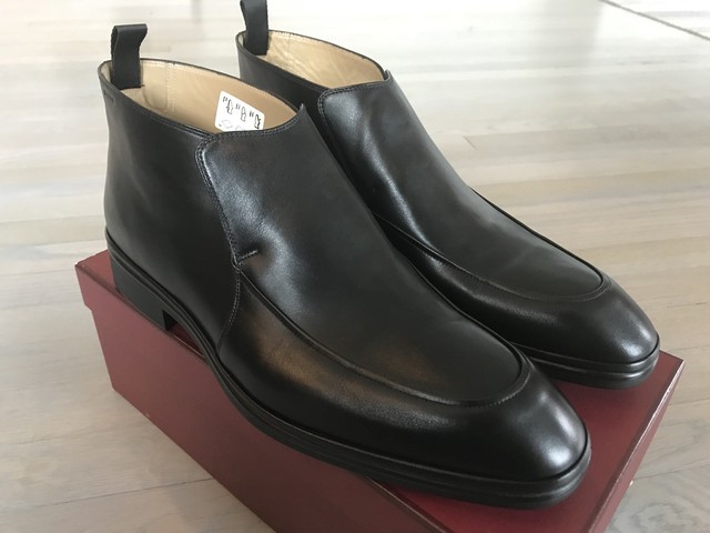 bally black boots