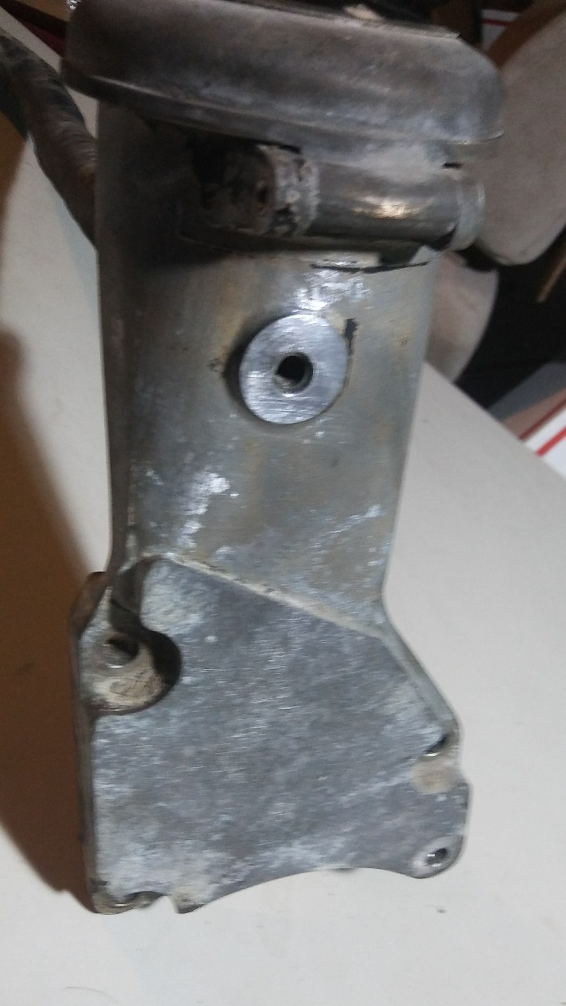 #41....1965 Rolls Royce Silver shadow oil filler assembly aluminum