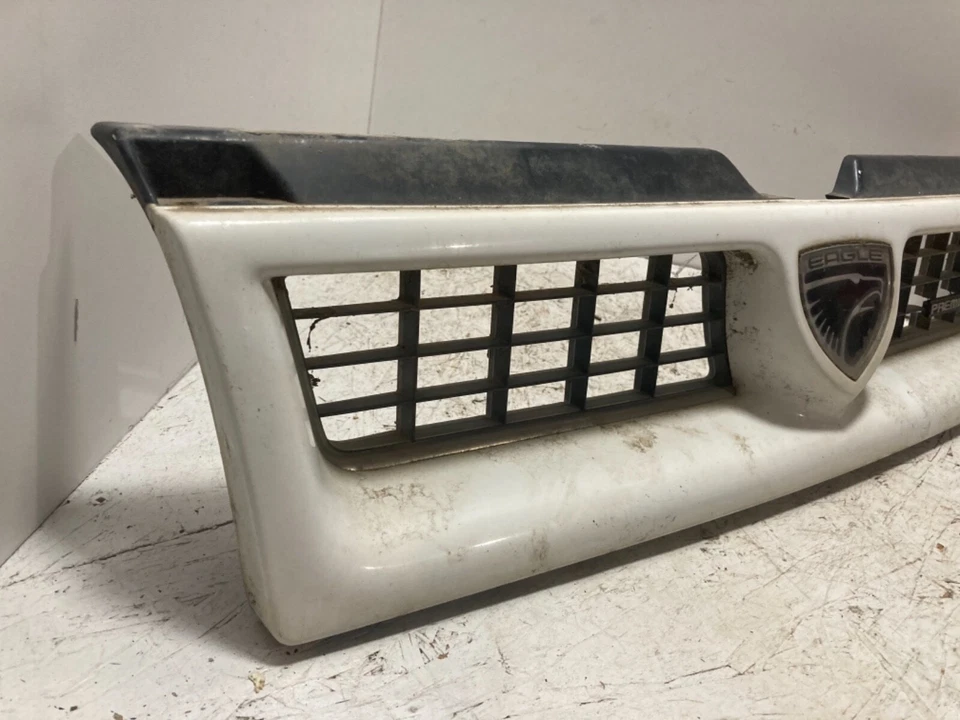 1992 Eagle Premier Front Grille OEM - Image 2 of 4