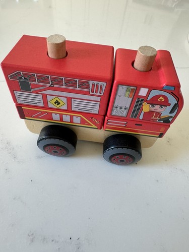 J'ADORE PARIS GIOCATTOLI IN LEGNO NATURALE CAMION DEI POMPIERI VEICOLO DI APPRENDIMENTO SENSORIALE 5 pezzi - Foto 2 di 5