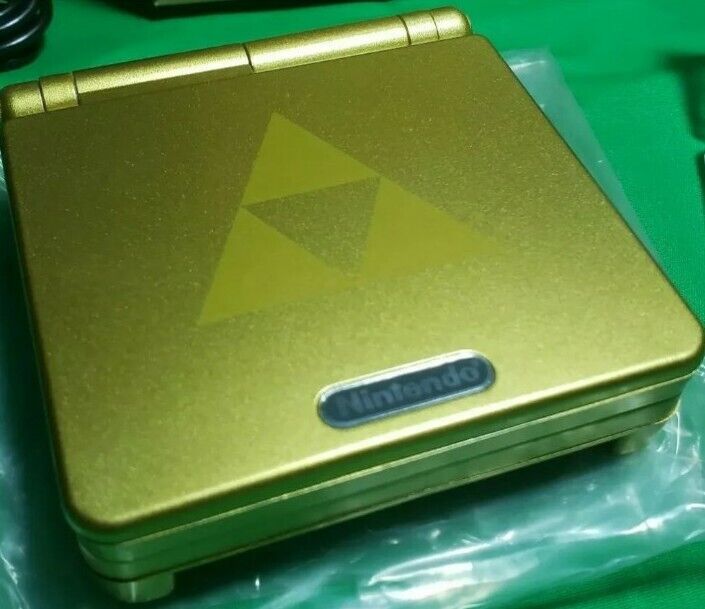 Pokemon Center NEW YORK Limited PIKACHU Gold GAMEBOY ADVANCE CONSOLE G –  Hakushin Retro Game shop