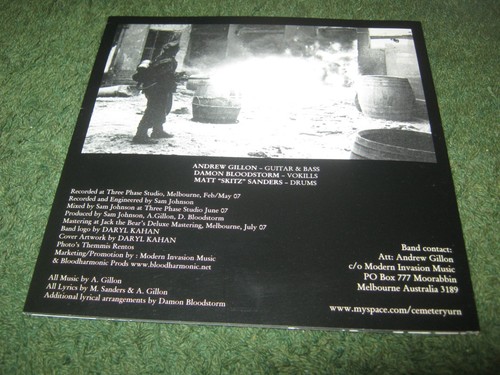 Friedhof Urne - Urne aus Blut (CD) - Bild 7 von 18