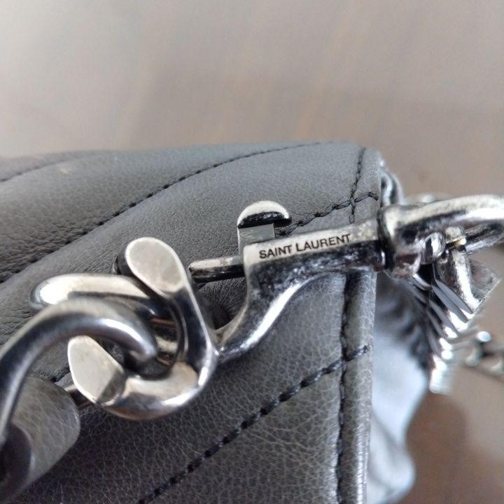 Borsa a tracolla Saint Laurent in pelle grigia con certificato di autenticità