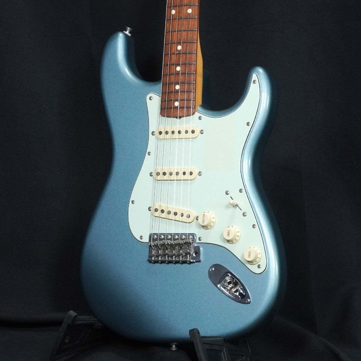 Fender Vintera 60s Stratocaster Pau Ferro Fingerboard Ice Electric Guitar Used