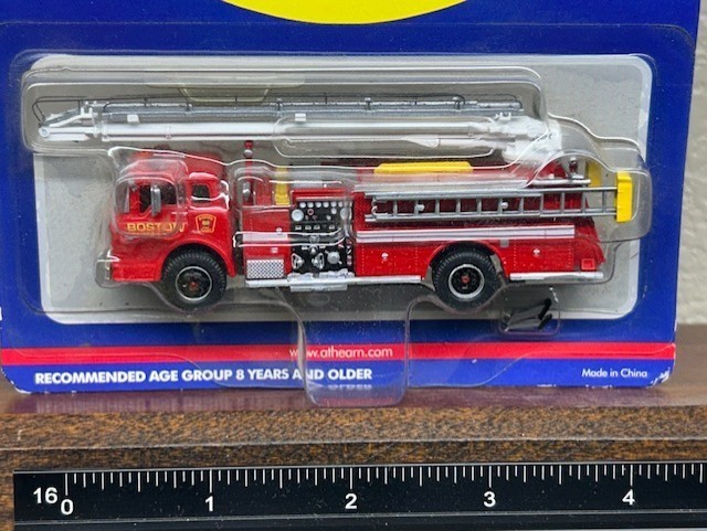 BOSTON FIRE TELESQUIRT SNORKEL FORD F-850 TRUCK HIGHLY DETAIL HO Scale NEW RARE