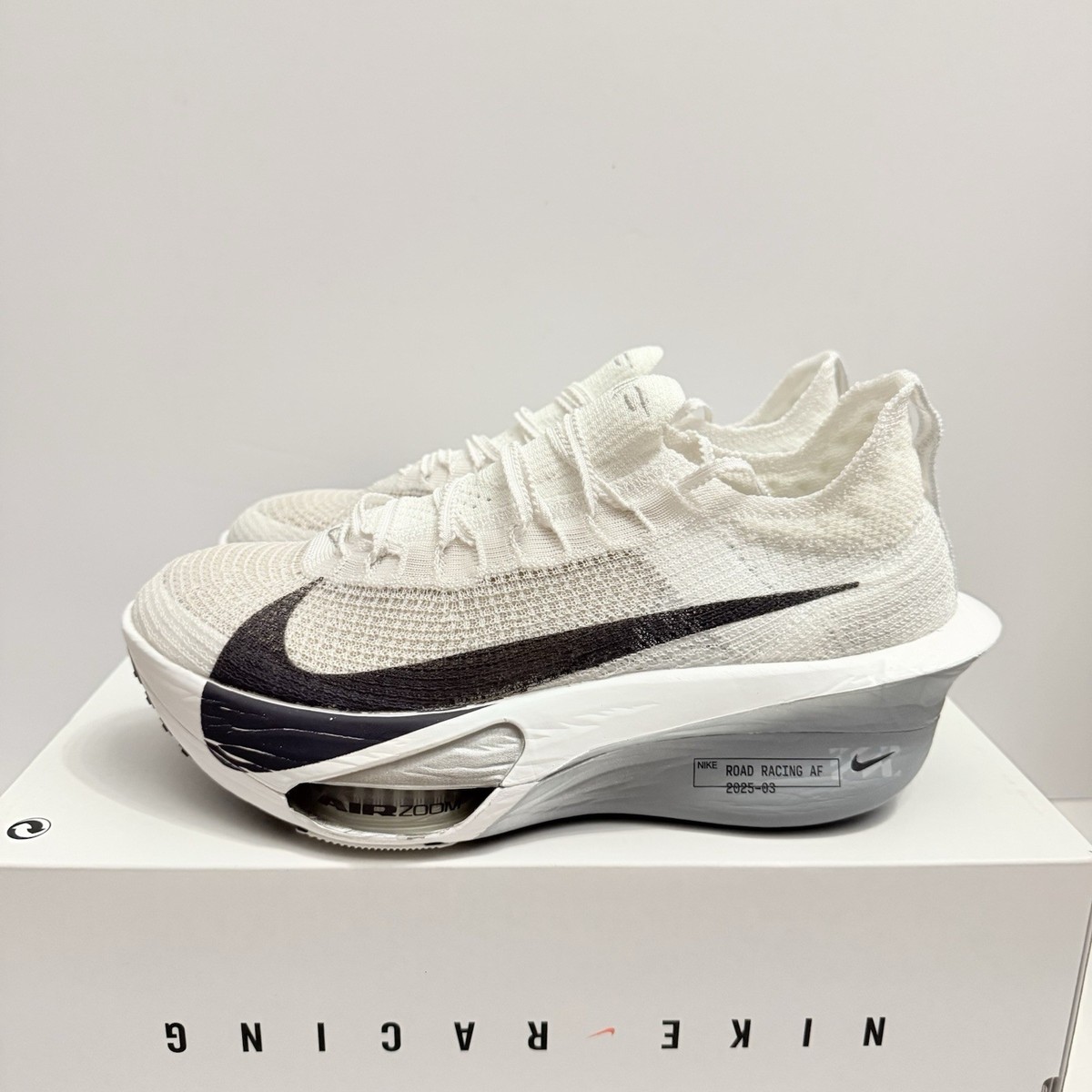 Men's Size 9.5 - Nike Air Zoom Alphafly NEXT% 3 Gridiron (FD8311