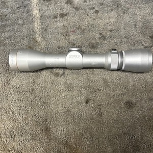 leupold pistol scope silver Vari-x 2.5x8 EER Has Marks