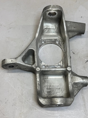 McLaren 570S Front Right Steering knuckle P/N 13B1203CP Photo - $225