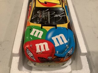 KYLE BUSCH AUTOGRAPHED 2009 TOYOTA CAMRY M&M'S LAS VEGAS RACE WIN DIECAST