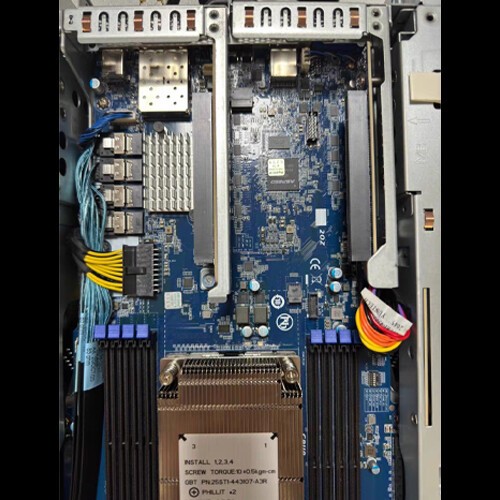 Gigabyte G292-Z20 Server 8X2.5"/EPYC 7742 64C/256G RAM/8x Tesla T4 GPU/1T SSD - Picture 4 of 6