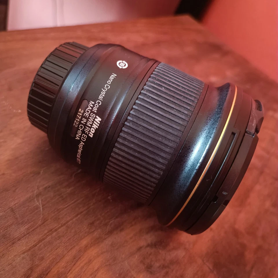 Nikon AF-S NIKKOR 20mm f/1.8G ED in Very Good Condition With Box - Bild 4 von 4