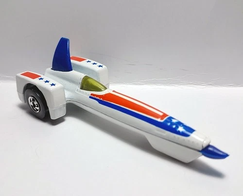 Vintage Hot Wheels Mainline #1130 Tricar X8 in White / Malaysia Base - VGC