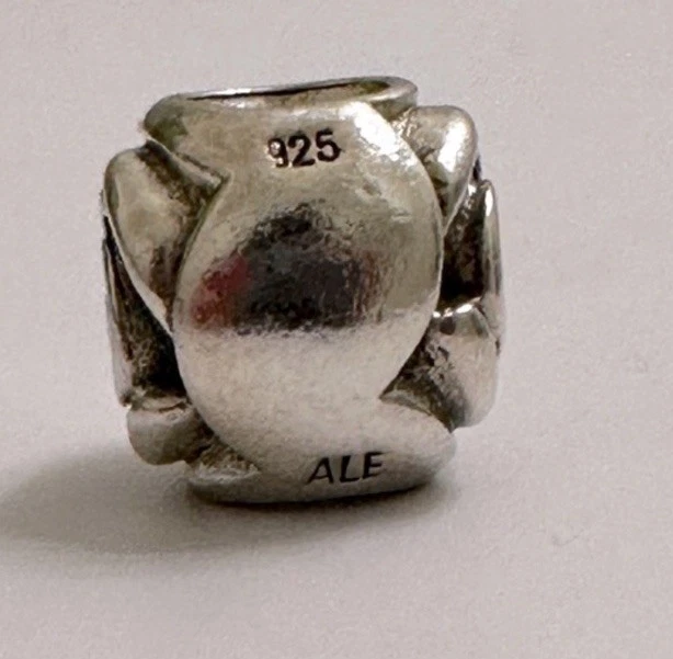 Dije Pandora Rose Bud Rose In Bloom retirado Foto 2 de 3