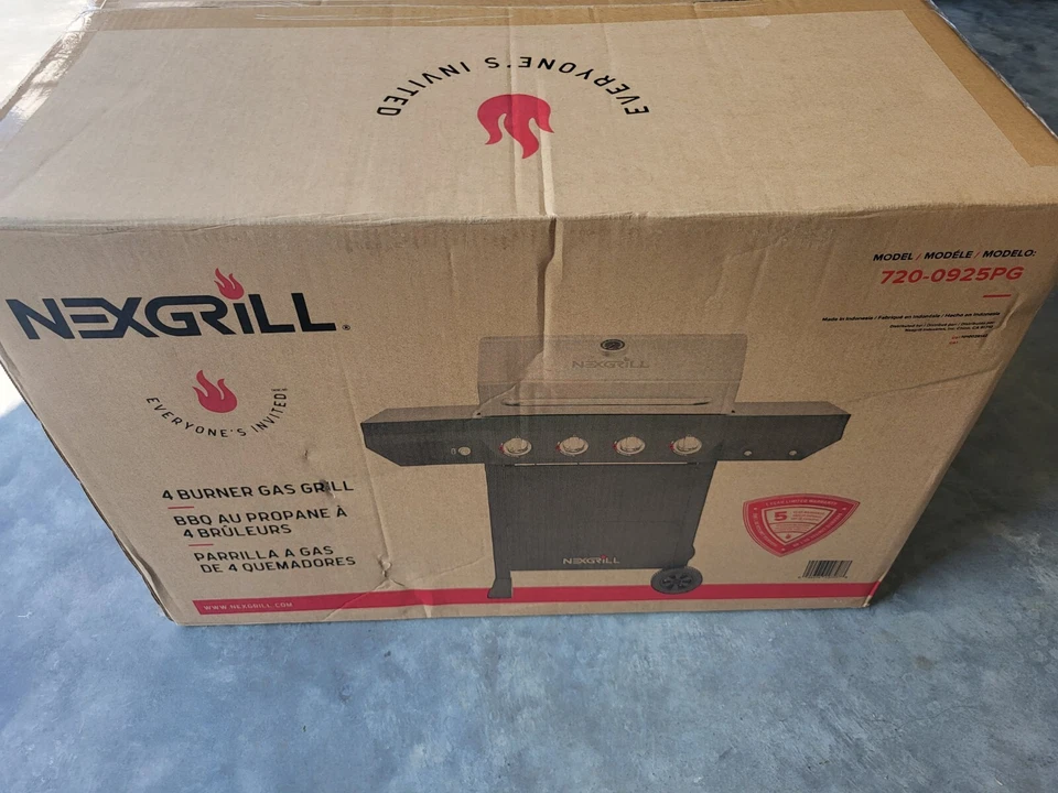 Parrilla de gas propano de 4 quemadores Nexgrill tapa principal de acero inoxidable - negra 720-0925PG Foto 2 de 4