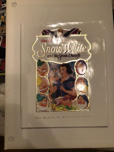 Snow White and the Seven Dwarfs Disney's Exclusive Deluxe Video VHS, Book & More - Picture 3 of 12