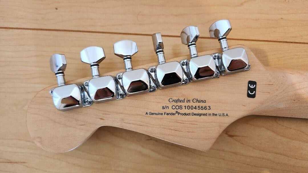 Squier BY Fender BULLET STRAT ストラトキャスター Squier Bullet Strat - Arctic White Reviews | Sweetwater