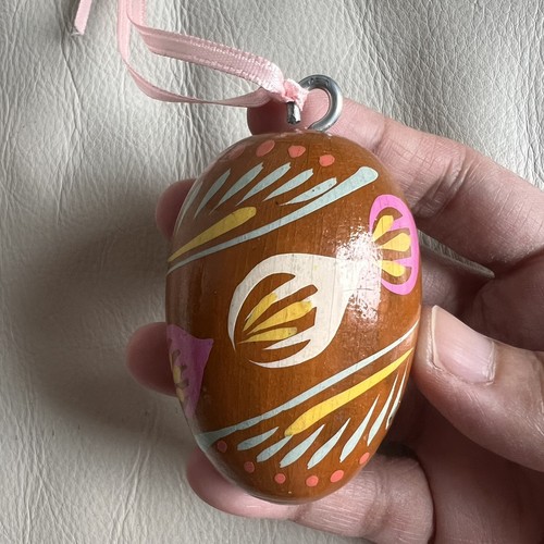 Hand Painted Wood Egg Floral Ornament Russian? Set of 2 - Picture 4 of 7