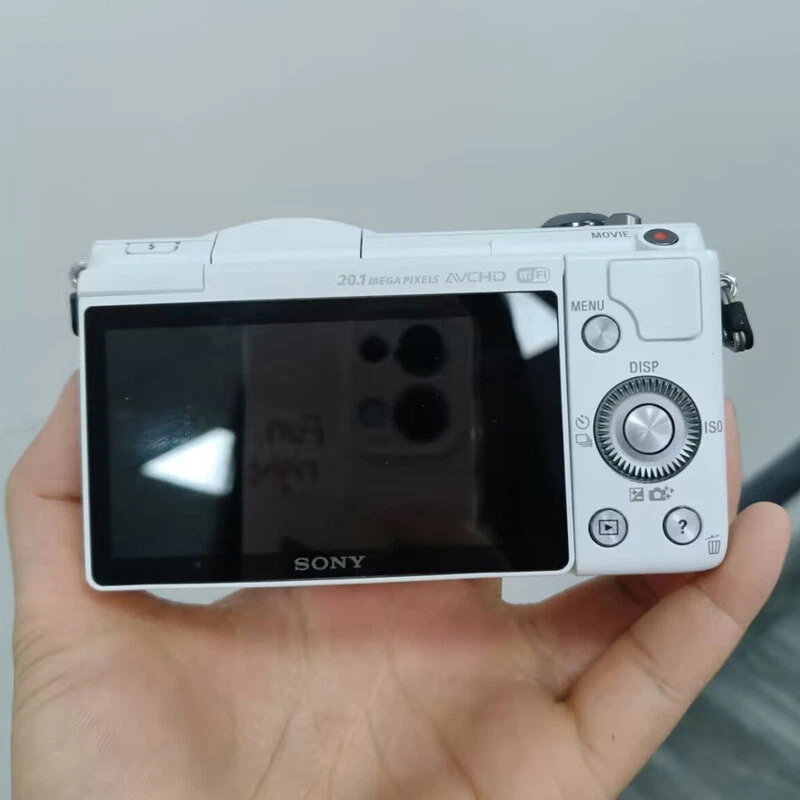 Sony Alpha a5000 Digital Mirrorless Camera Body with PZ 16-50mm Lens - White - Image 3 of 4