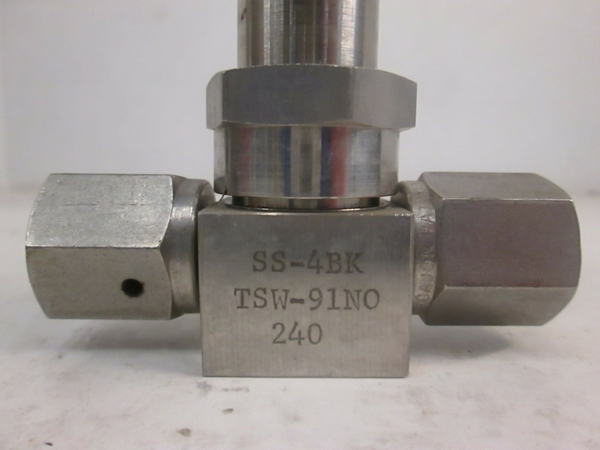 Swagelok Nupro SS-4BK-TSW-91NO 240 Bellows Sealed Valve w/ NO