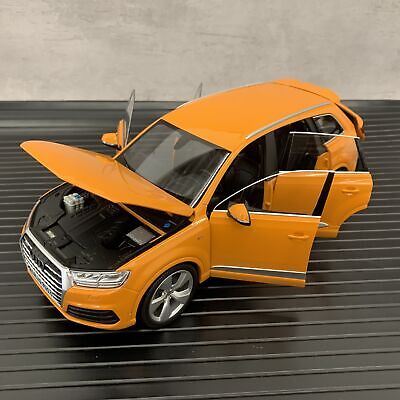 海外限定スパイク販売 1:18 Minichamps Audi Full Alloy Simulation Orange 2015 Q7 乗用車